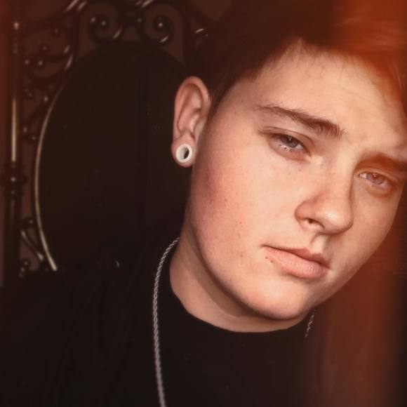 Meet your Posher, Micaela - Picture 1 of 1